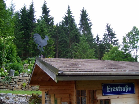 http://www.hildegard-kraeuter-garten.at/media/Eroeffnungsfest 2009/hahn2.JPG